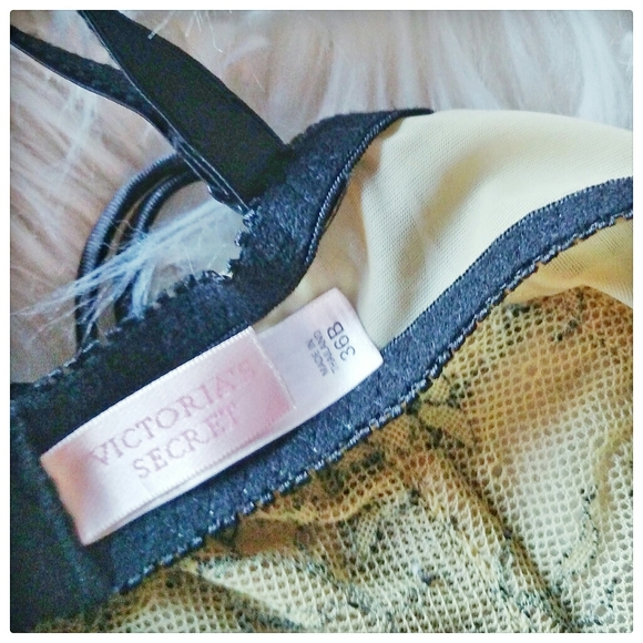 4/$25 Victoria's Secret Green Lace Unlined Bra - Picture 6 of 6